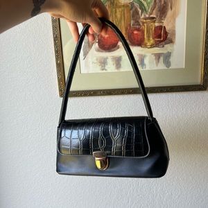 Black shoulder bag